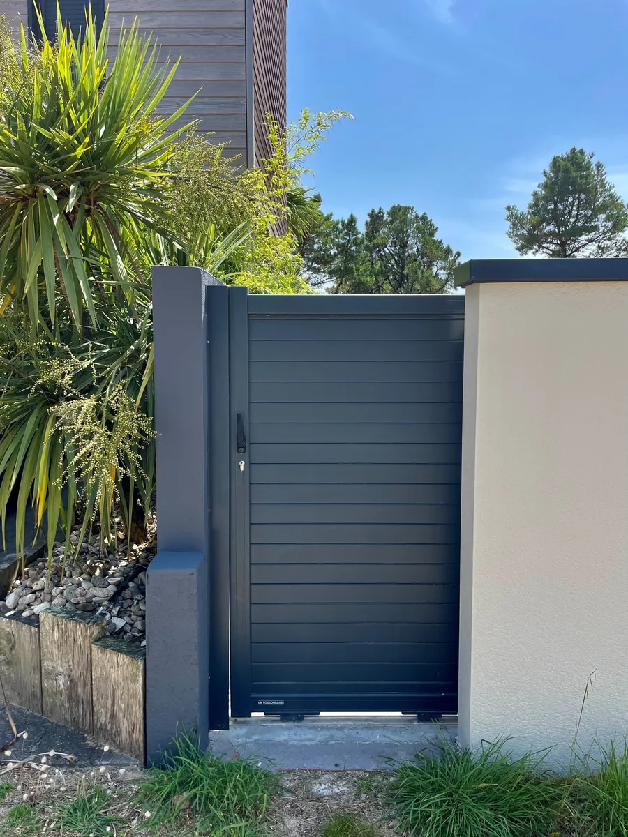 Réalisation de portails par Espace alu, entreprise Espace alu, entreprise de menuiserie à Saint-Gilles-Croix-de-Vie