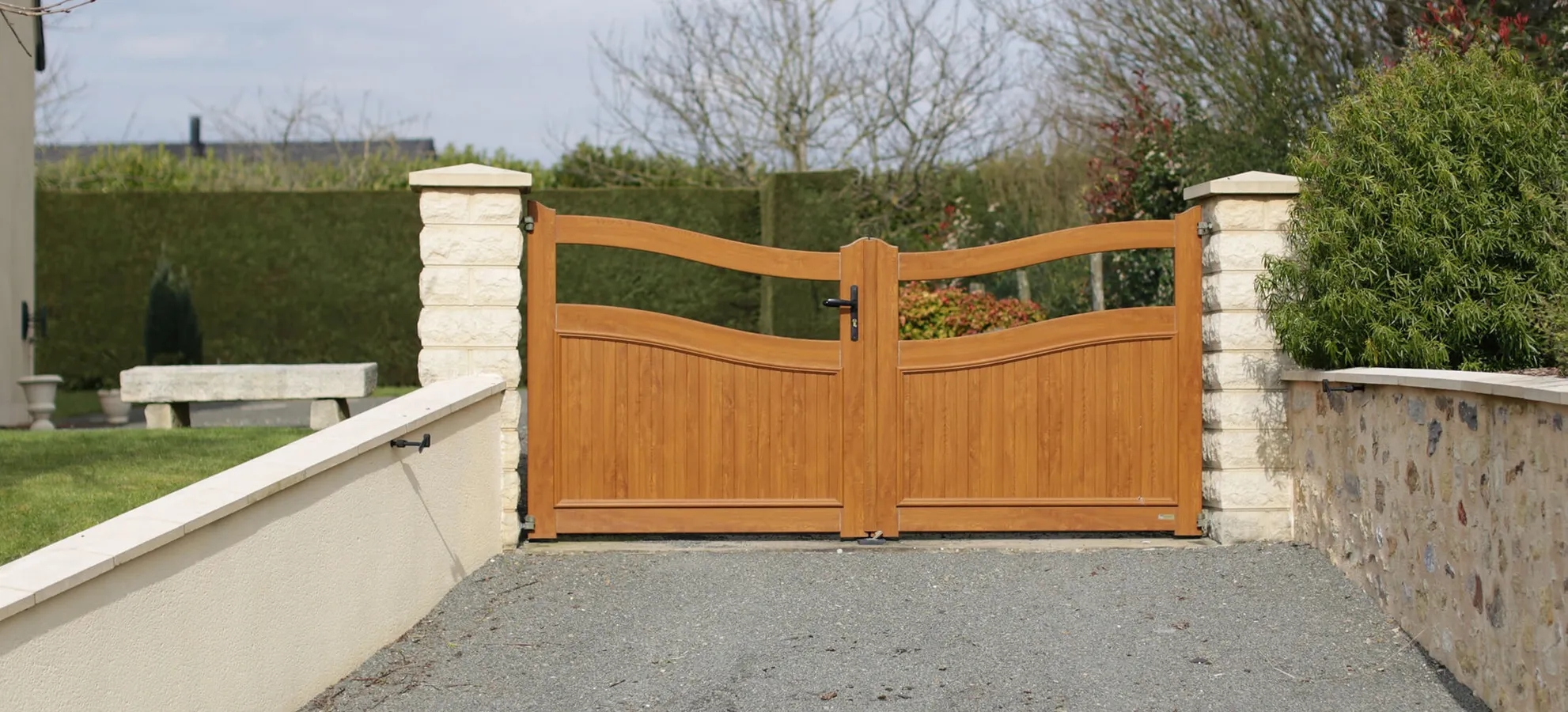 Réalisation de portails par Espace alu, entreprise Espace alu, entreprise de menuiserie à Saint-Gilles-Croix-de-Vie