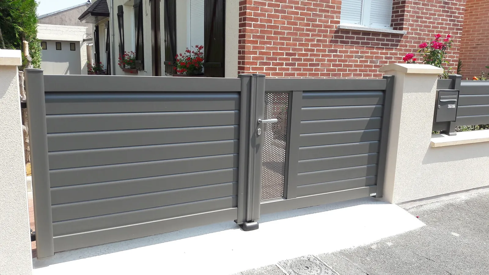 Réalisation de portails par Espace alu, entreprise Espace alu, entreprise de menuiserie à Saint-Gilles-Croix-de-Vie