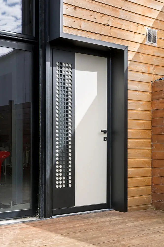 Réalisation de portes par Espace alu, entreprise Espace alu, entreprise de menuiserie à Saint-Gilles-Croix-de-Vie