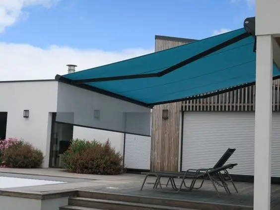 Réalisation de stores par Espace alu, entreprise Espace alu, entreprise de menuiserie à Saint-Gilles-Croix-de-Vie