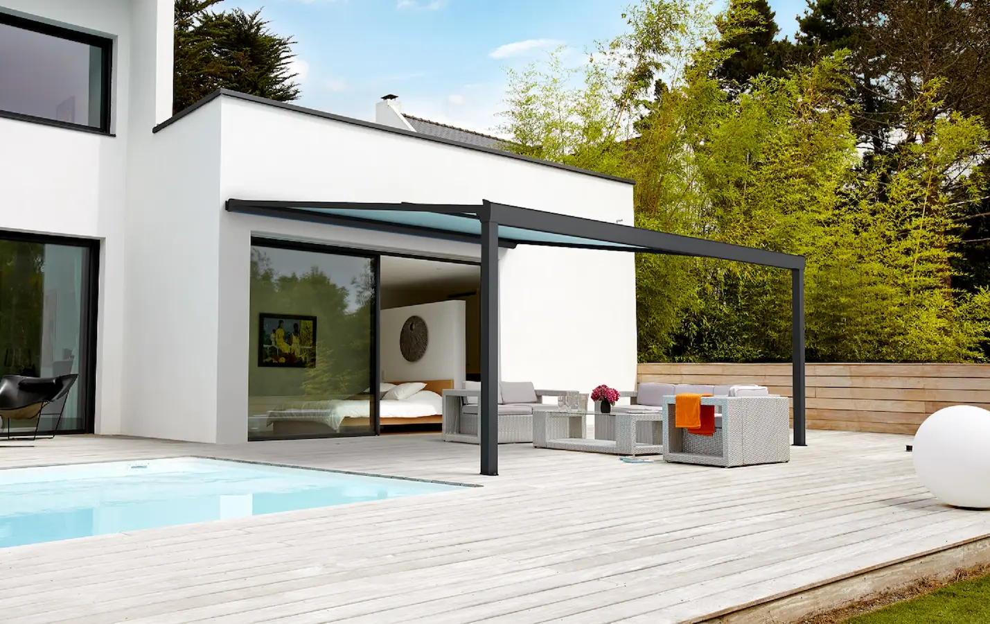 realisation-stores-banne-pergolas-espace-alu-entreprise-menuiserie-saint-gilles-croix-de-vie (1)