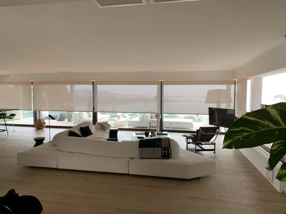 realisation-stores-interieur-espace-alu-entreprise-menuiserie-saint-gilles-croix-de-vie- (3)