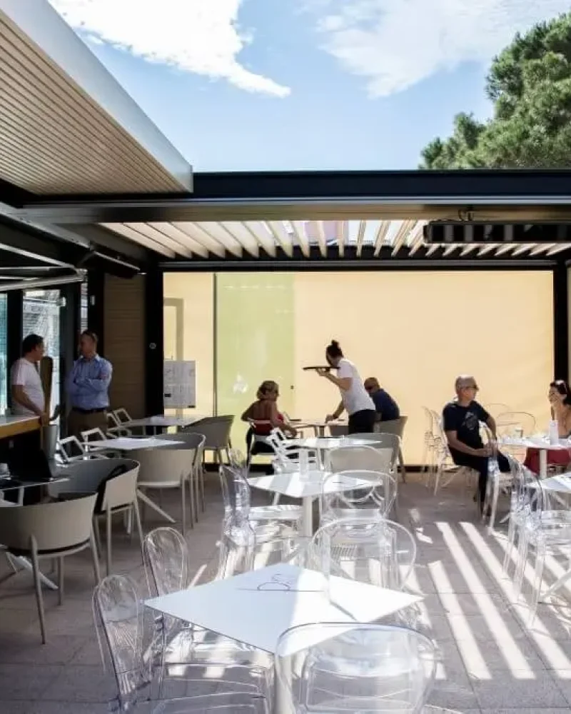 Réalisation de pergolas par Espace alu, entreprise Espace alu, entreprise de menuiserie à Saint-Gilles-Croix-de-Vie