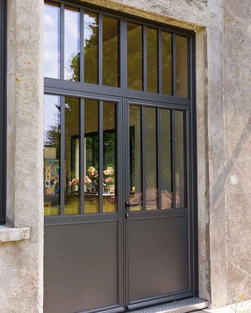 Réalisation de portes par Espace alu, entreprise Espace alu, entreprise de menuiserie à Saint-Gilles-Croix-de-Vie