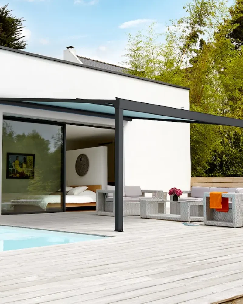 realisation-stores-banne-pergolas-espace-alu-entreprise-menuiserie-saint-gilles-croix-de-vie (1)