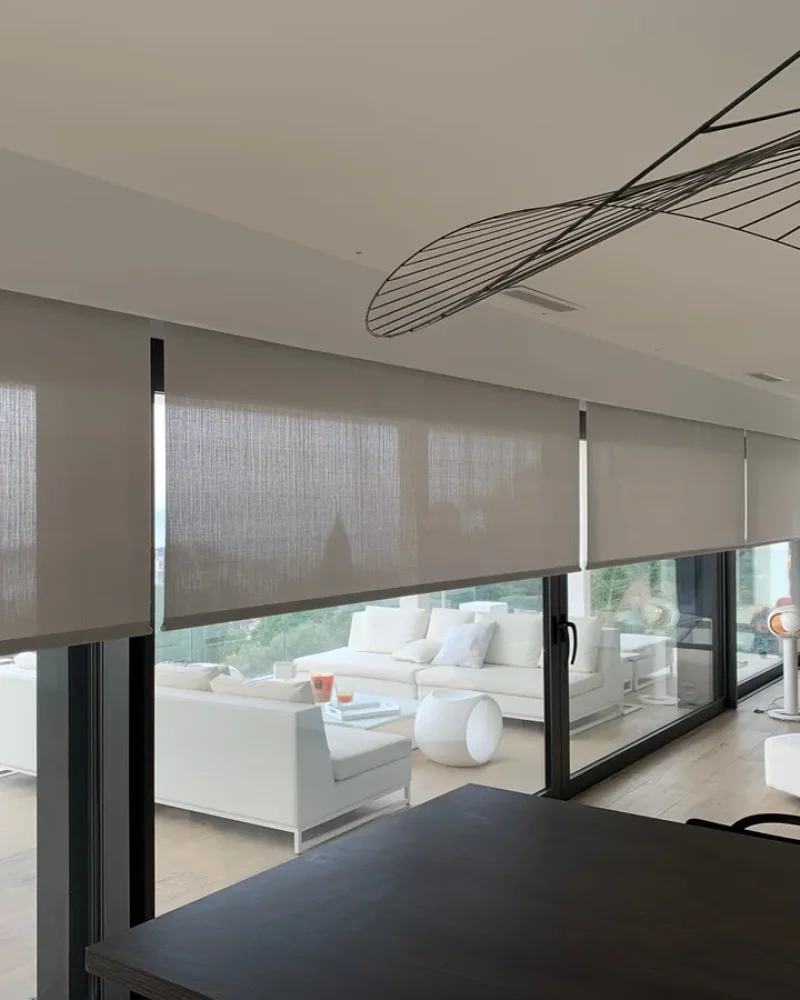 realisation-stores-interieur-espace-alu-entreprise-menuiserie-saint-gilles-croix-de-vie- (1)