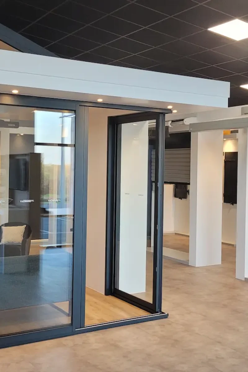 showroom-espace-alu-expert-menuiserie-saint-gilles-croix-de-vie